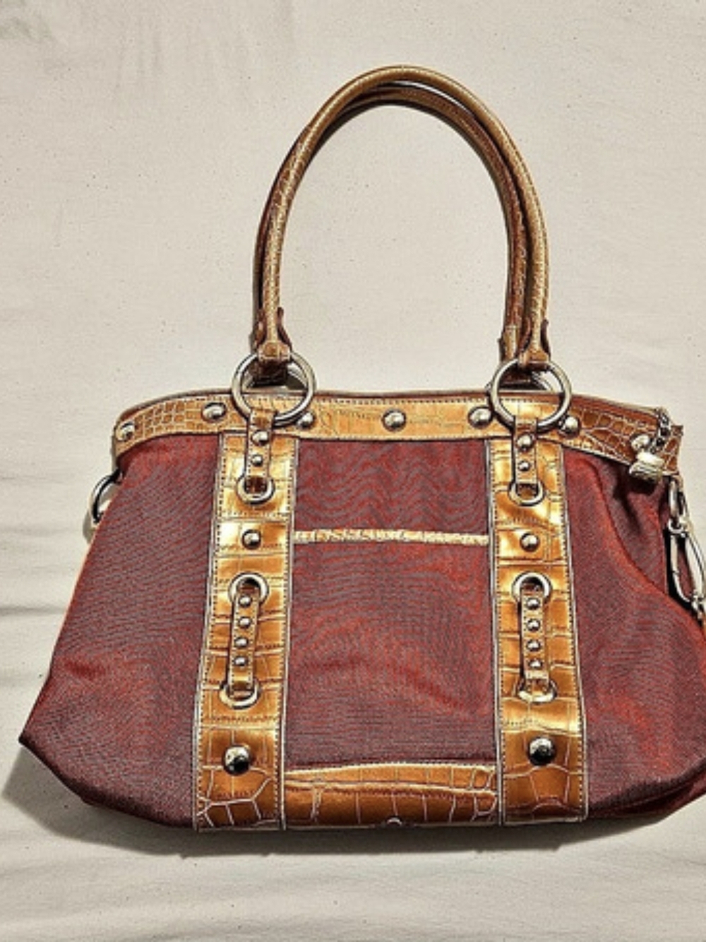 Kathy Van Zeeland Shoulder Bag in Red & Brown